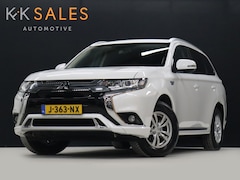 Mitsubishi Outlander - 2.4 PHEV Pure [CAMERA, TREKHAAK, KEYLESS, STOELVERWARMING, CLIMATE, BLUETOOTH, NIEUWSTAAT]