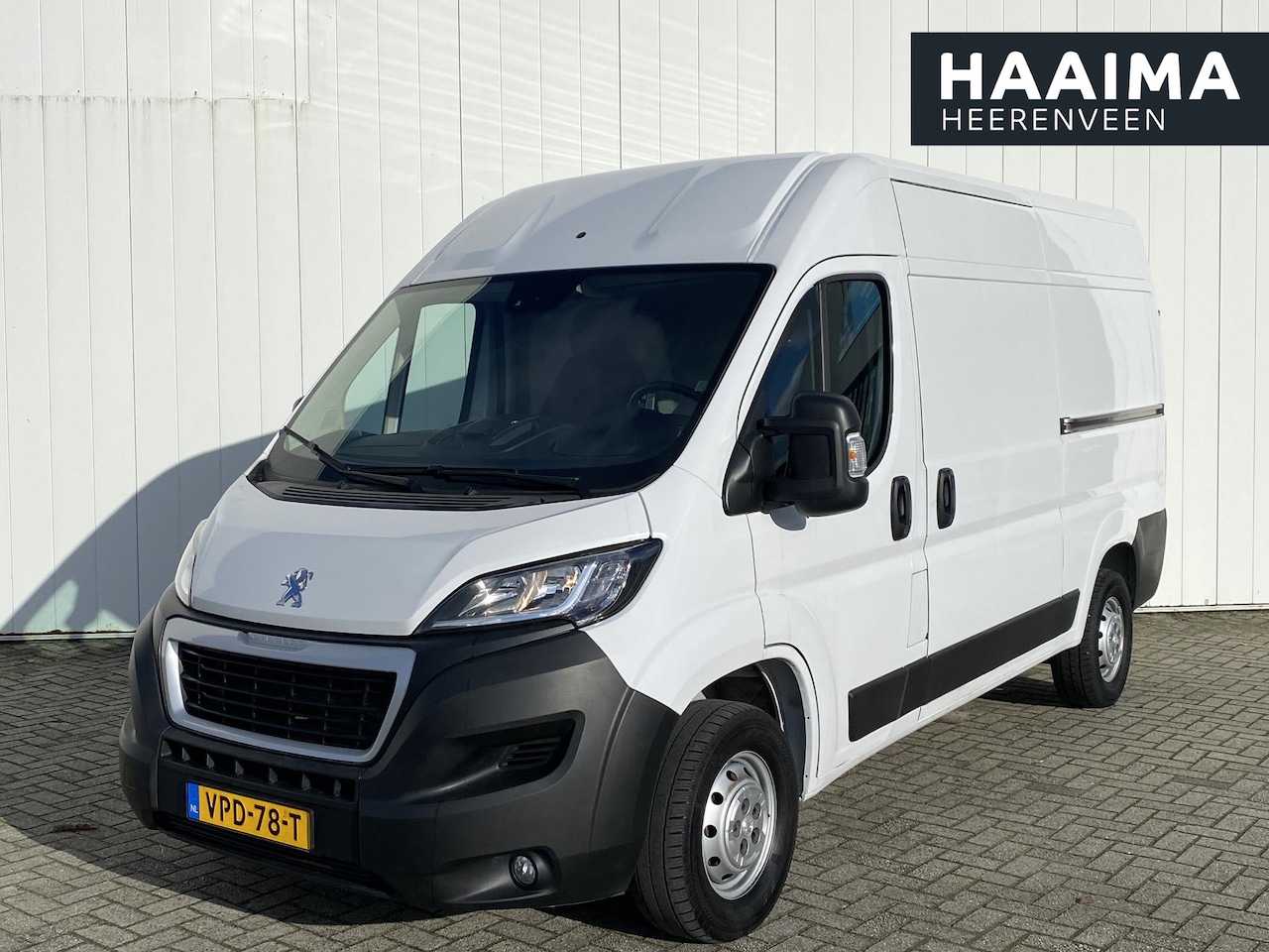 Peugeot Boxer - 335 2.2 BlueHDi 165 L2H2 Asphalt | Navigatie | Achteruitrijcamera | Trekhaak | Dubbele sch - AutoWereld.nl