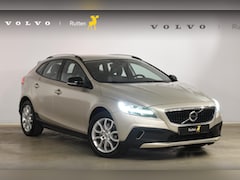 Volvo V40 Cross Country - T3 152PK Nordic+ / Navigatie / Standkachel met timer / Stoelverwarming / LM Velgen / Trekh