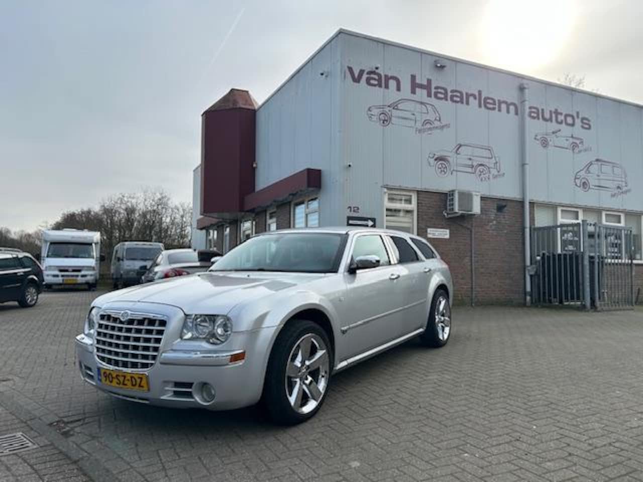 Chrysler 300C Touring - 5.7 V8 HEMI AWD 5.7 V8 HEMI AWD - AutoWereld.nl