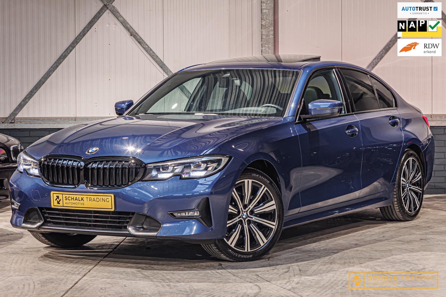 BMW 3-serie - 318i Sport Line|Pano|NAP|HIFI|Trekhaak|Dealerond - AutoWereld.nl