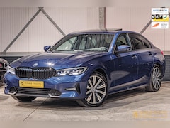 BMW 3-serie - 318i Sport Line|Pano|NAP|HIFI|Trekhaak|Dealerond