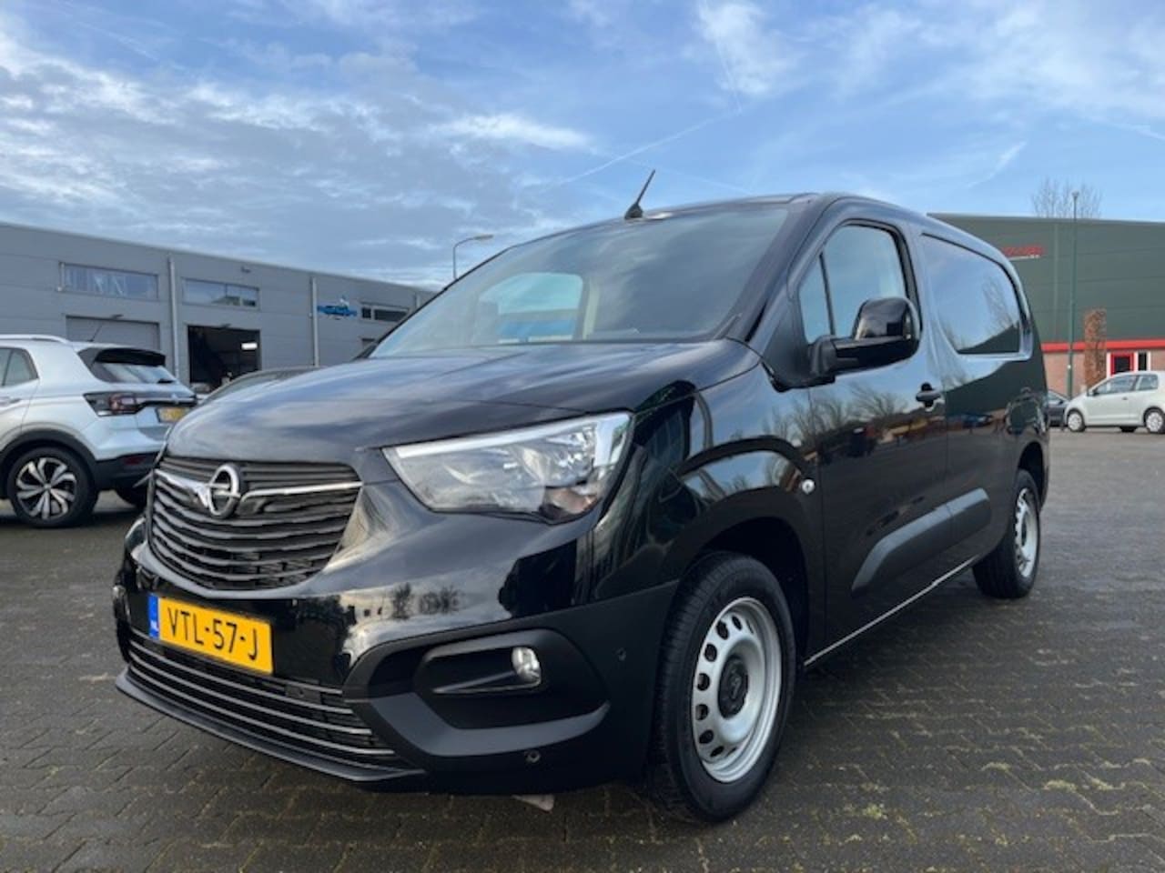 Opel Combo - 1.5D L2H1 | L2 | Navigatie | Achteruitrijcamera | NL-auto - AutoWereld.nl