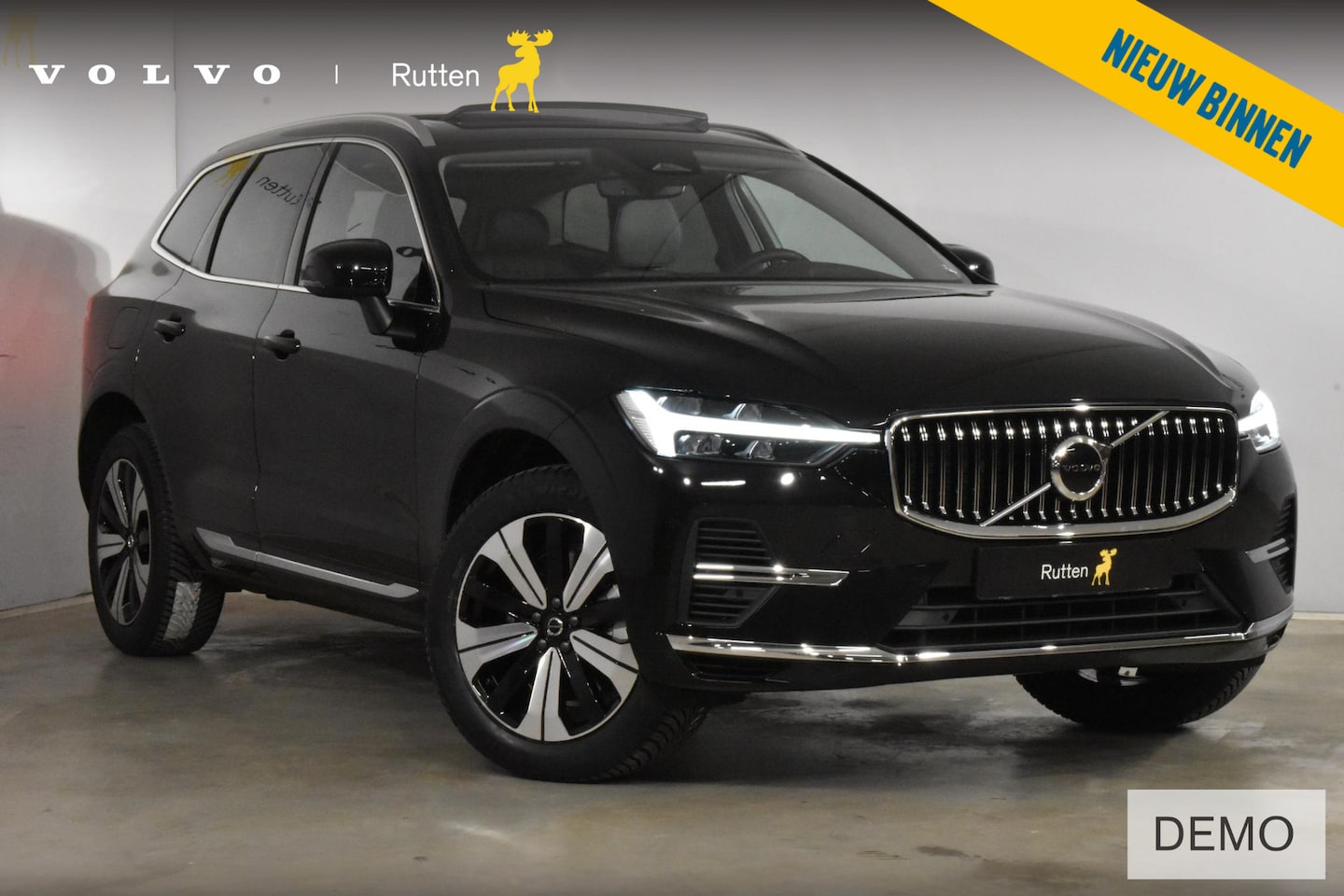 Volvo XC60 - T6 350PK Automaat Plug-in hybrid AWD Essential Edition Bright / Driver assist / Park assis - AutoWereld.nl