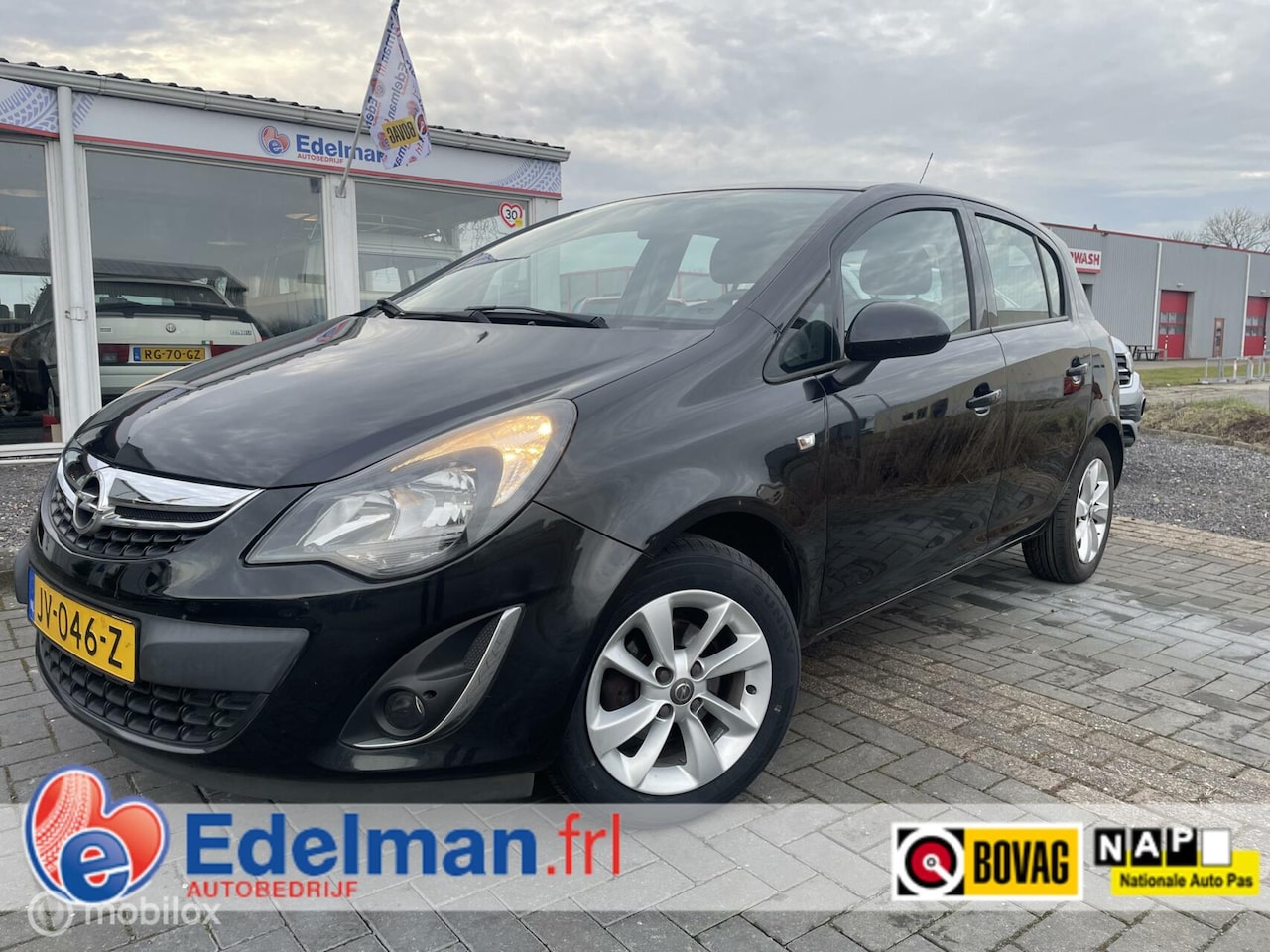 Opel Corsa - 1.2-16V Edition | Cruise| Half leer| 2 Nwe banden - AutoWereld.nl