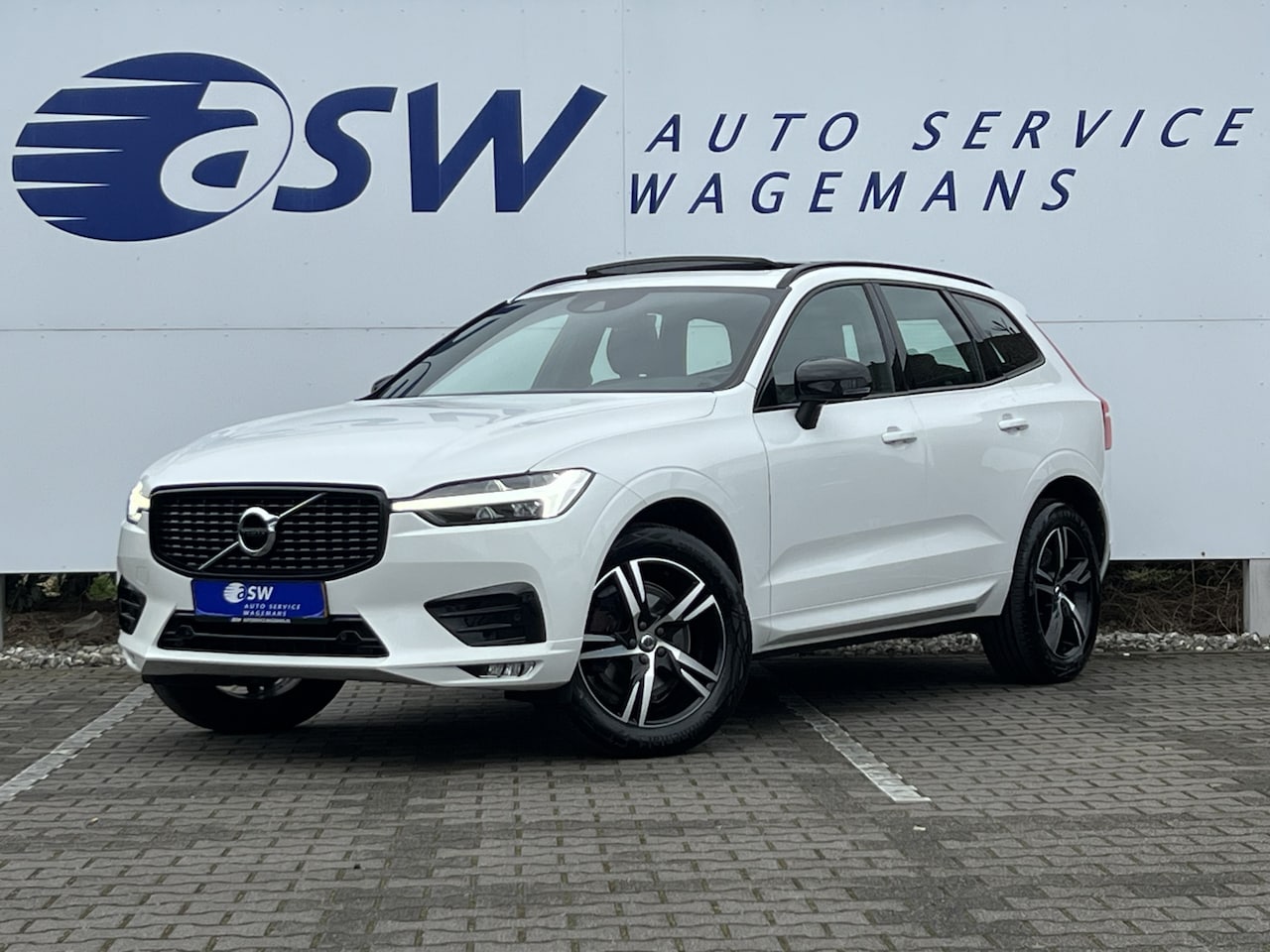 Volvo XC60 - 2.0 B4 R-Design | Pano | CarPlay | Camera | LED | DAB+ | 19 inch - AutoWereld.nl