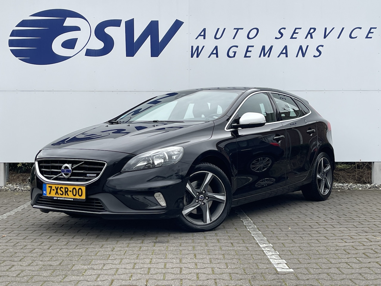 Volvo V40 - 1.6 T2 R-Design | Trekhaak | Leder | Memory | Navi | Cruise | Winter-Pakket - AutoWereld.nl