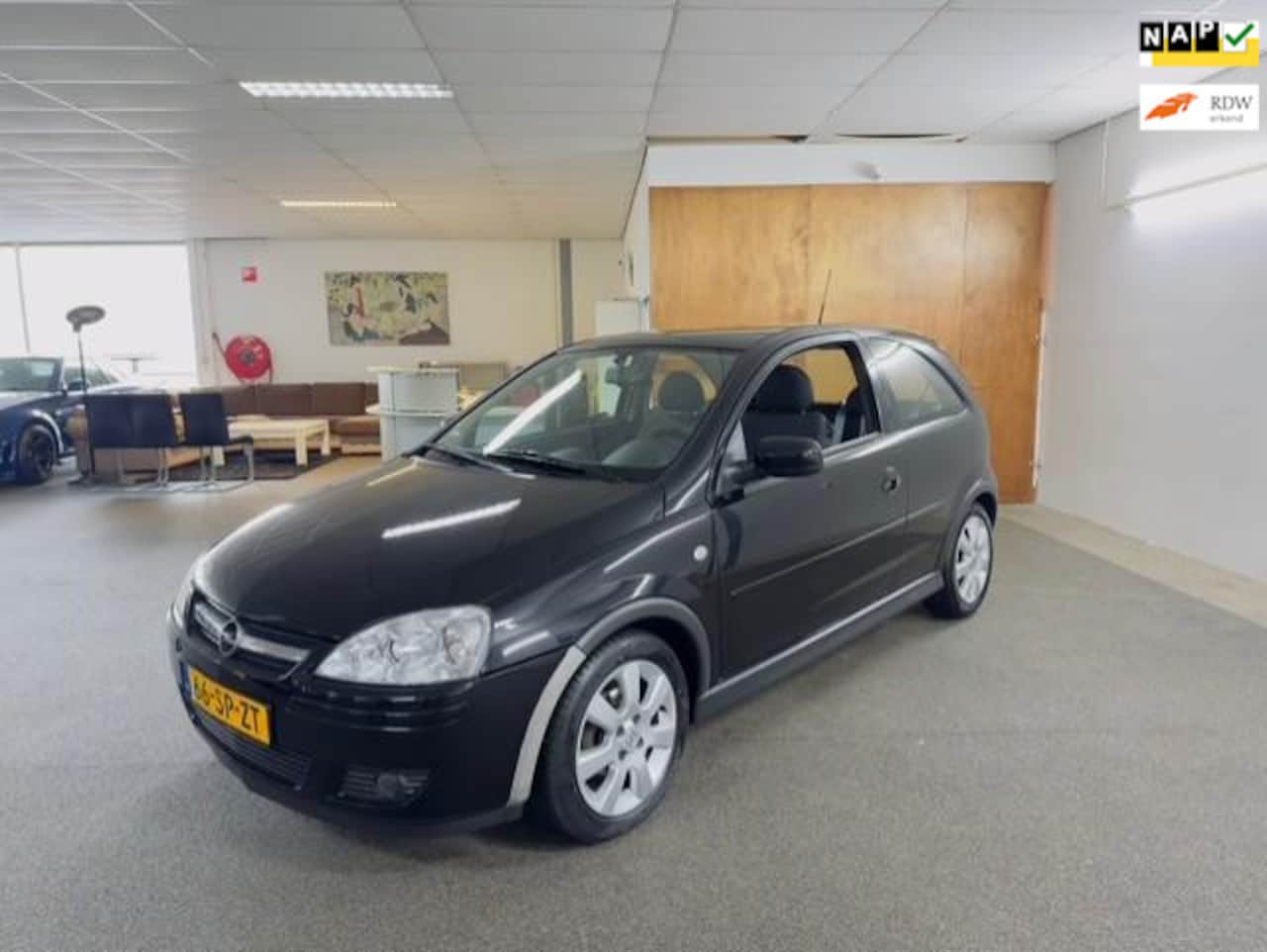 Opel Corsa - 1.2-16V Silverline Apk Nieuw,Airco,Cruise,N.A.P,Lm velgen,2 sleutels + Boekjes,Topstaat!! - AutoWereld.nl