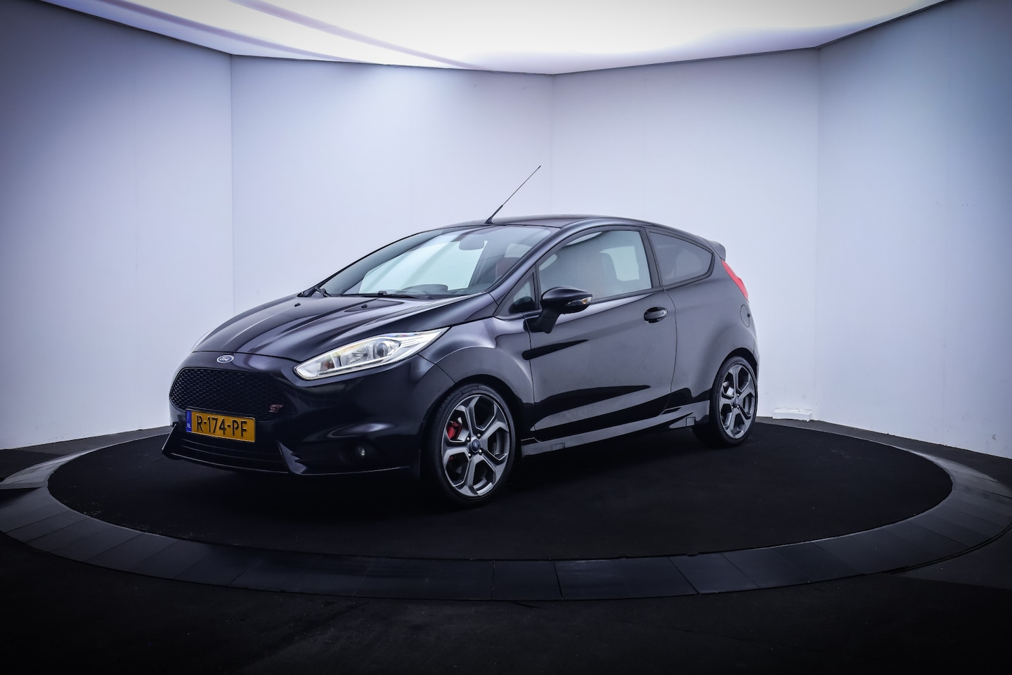 Ford Fiesta - 1.6 ST2 NAVI/STOELVERW./RECARO/CLIMA/CRUISE/PDC/LMV 17'' - AutoWereld.nl