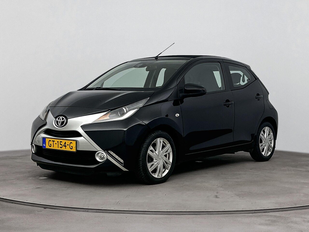 Toyota Aygo - 1.0 VVT-i x-wave | Navigatie | Automaat | 5drs - AutoWereld.nl