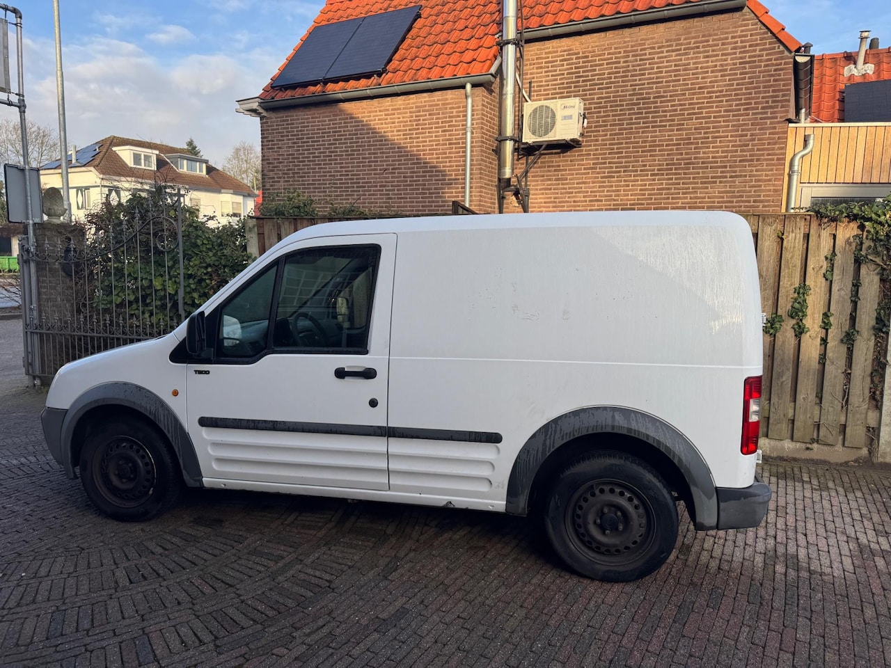 Ford Transit Connect - T200S 1.8 TDCi Geen APK NO APK - AutoWereld.nl