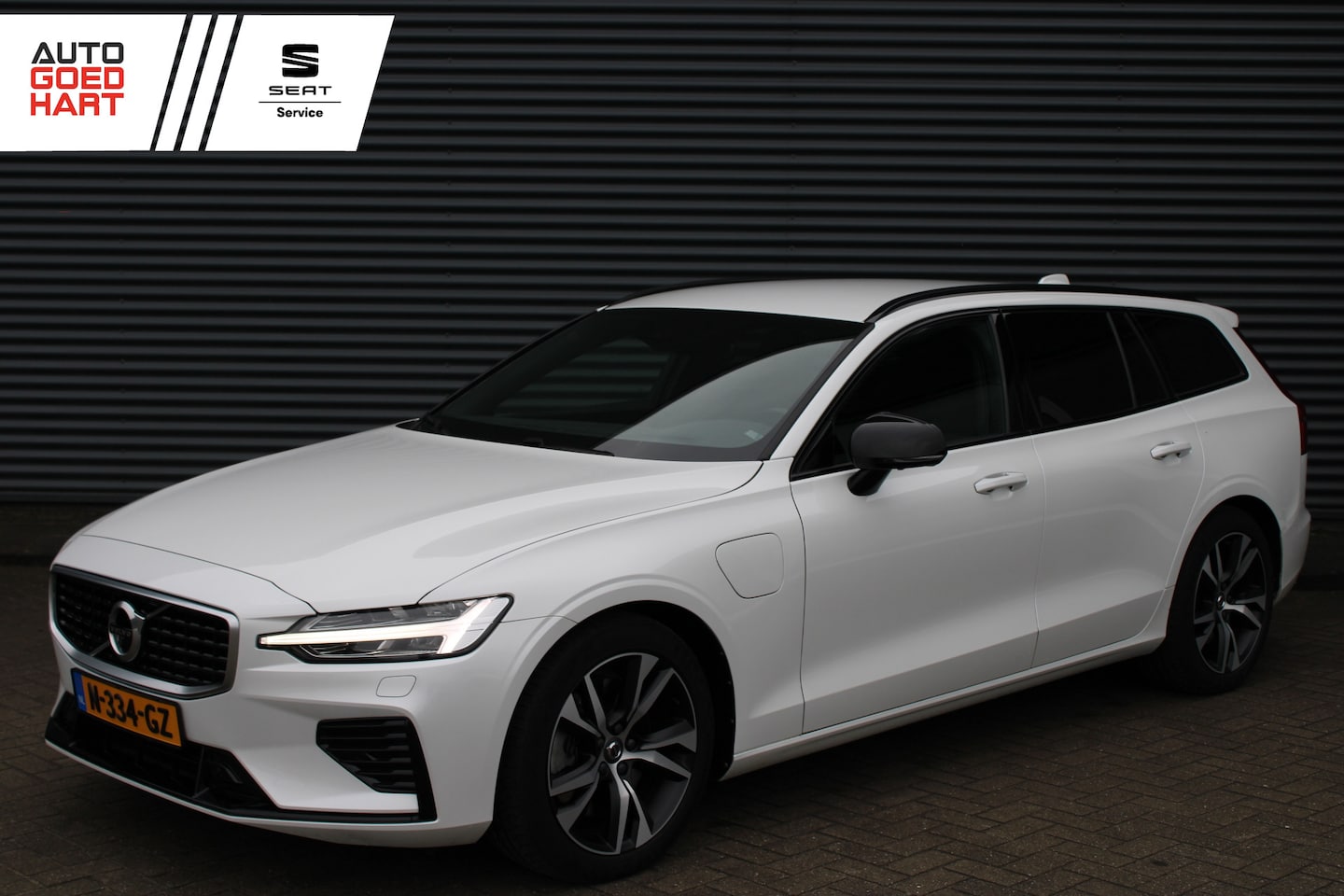 Volvo V60 - 2.0 T6 Twin Engine AWD R-Design 390PK Harman Kardon Full-LED Head-Up - AutoWereld.nl