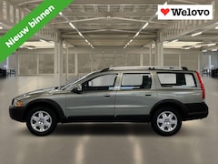 Volvo XC70 - 2.5 T Kinetic Rijklaar+Garantie, trekhaak, leder, bluetooth