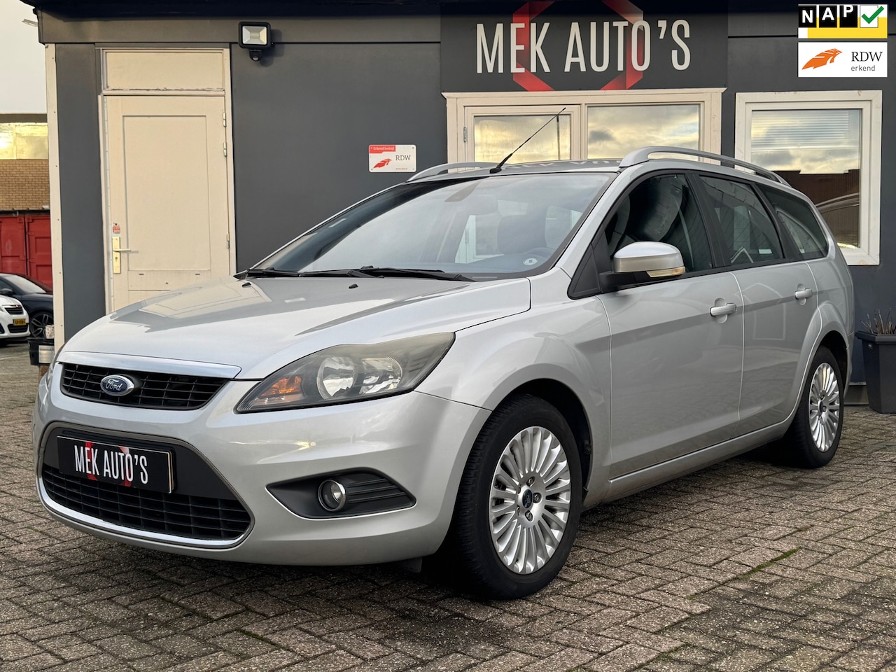 Ford Focus Wagon - 1.8 Limited|Navi|Airco|Cruise|Trekhaak|Sensor| - AutoWereld.nl