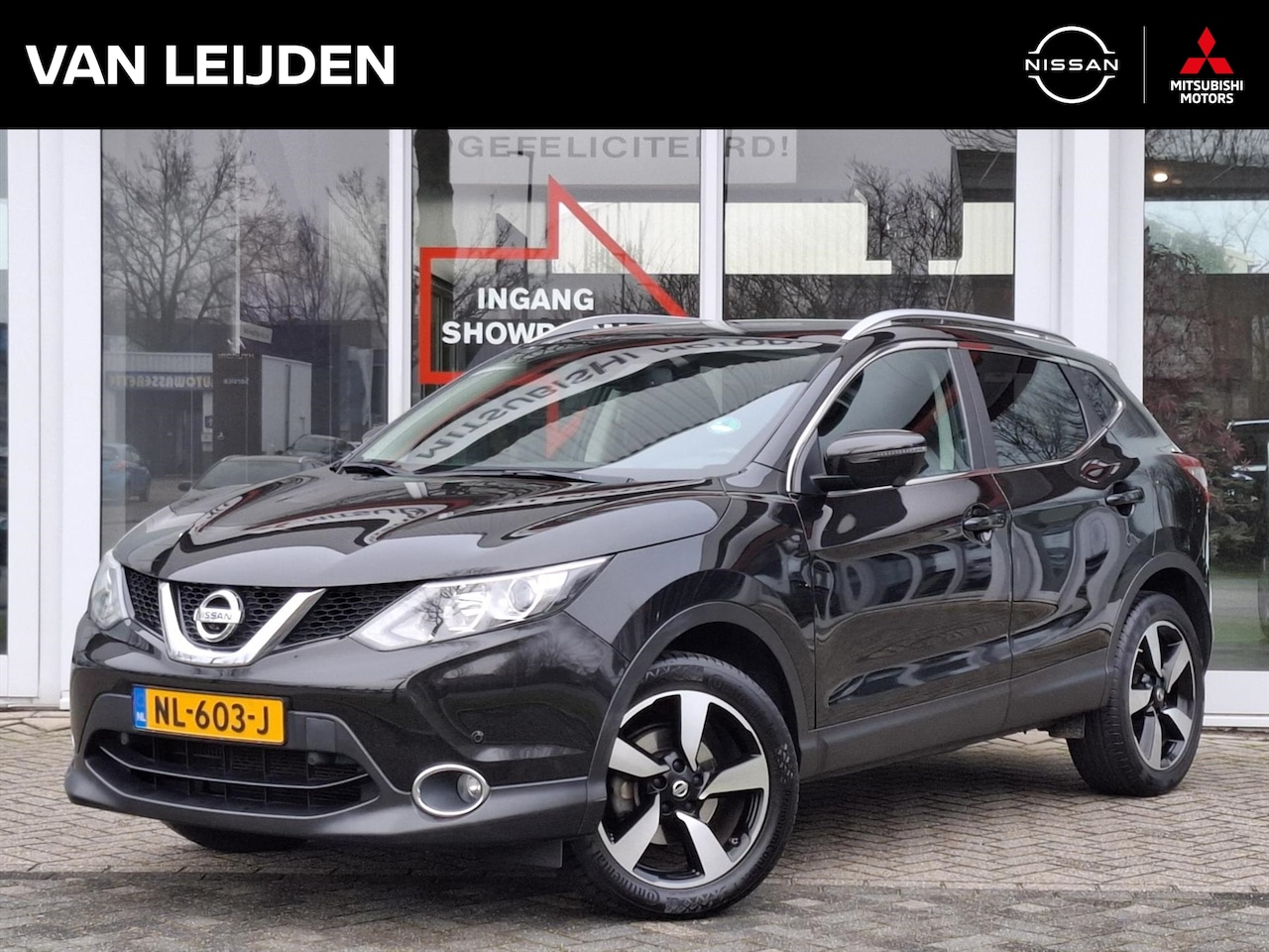 Nissan Qashqai - 1.2DIG-T 115PK N-Connecta | Navigatie | DAB audio | 360 camera | Panoramadak | Cruise cont - AutoWereld.nl