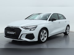 Audi A3 Sportback - 30 TFSI S edition | Zwart optiek | Adaptive cruise | PDC |