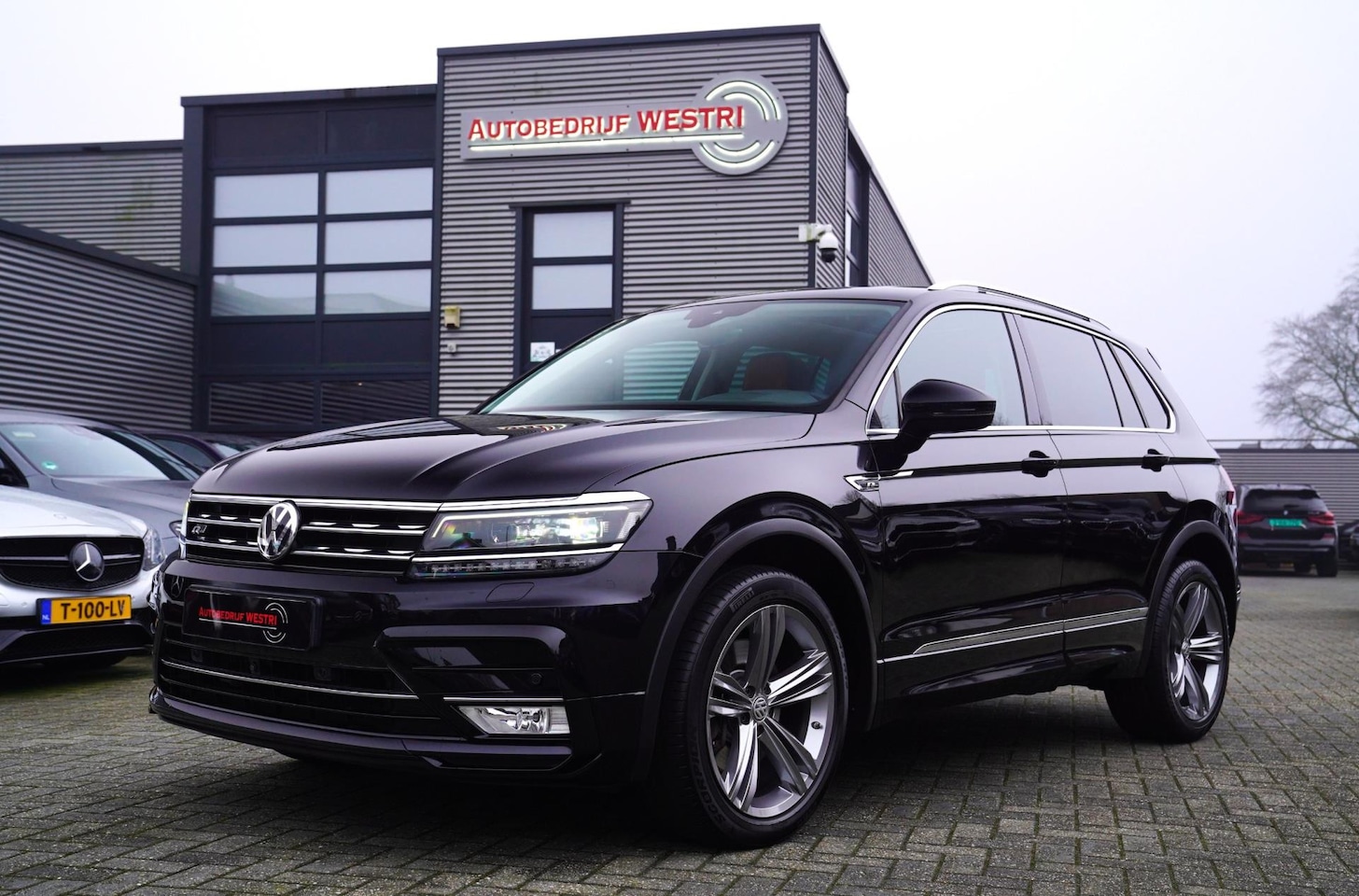 Volkswagen Tiguan - 2.0 TSI 4Motion Highline | Panorama |360cam |Head up Display | Adaptieve Cruise | Stoel + - AutoWereld.nl