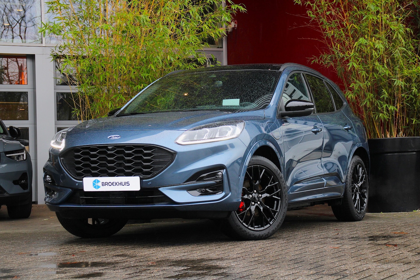 Ford Kuga - 2.5 PHEV ST-Line X Head-up | Black Pack | AGR | Pano | Trekhaak - AutoWereld.nl