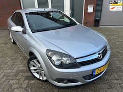 Opel Astra TwinTop - 1.6 Cosmo / Navi / Leder / Camera / PDC / Cruise