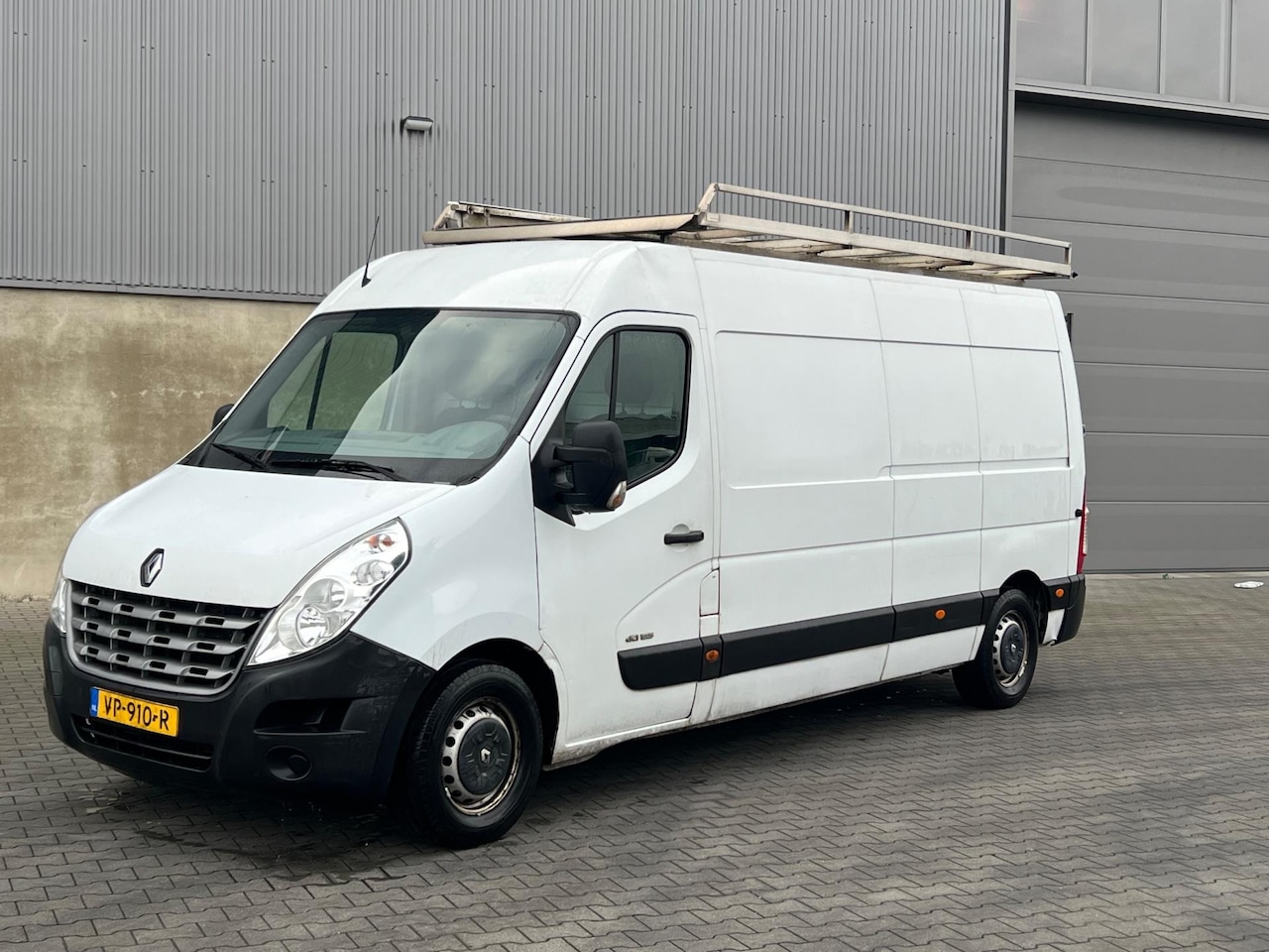 Renault Master - T35 2.3 dCi L3H2 Eco AIRCO+CRUISE CONTROL+RADIO CD USB+IMPERIAL MET LADDER+TREKHAAK+3 PERS - AutoWereld.nl