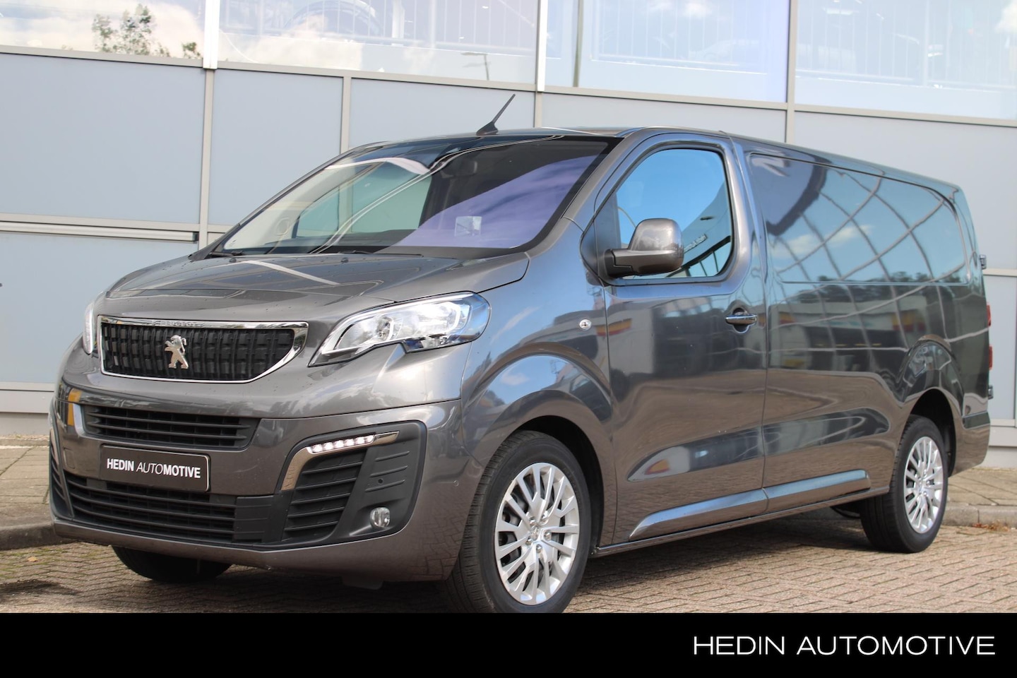 Peugeot Expert - 2.0 BlueHDI 180pk Aut. Long L3 Asphalt 3-Pers. | Navi | Carplay | Stoelverw. | Climate con - AutoWereld.nl