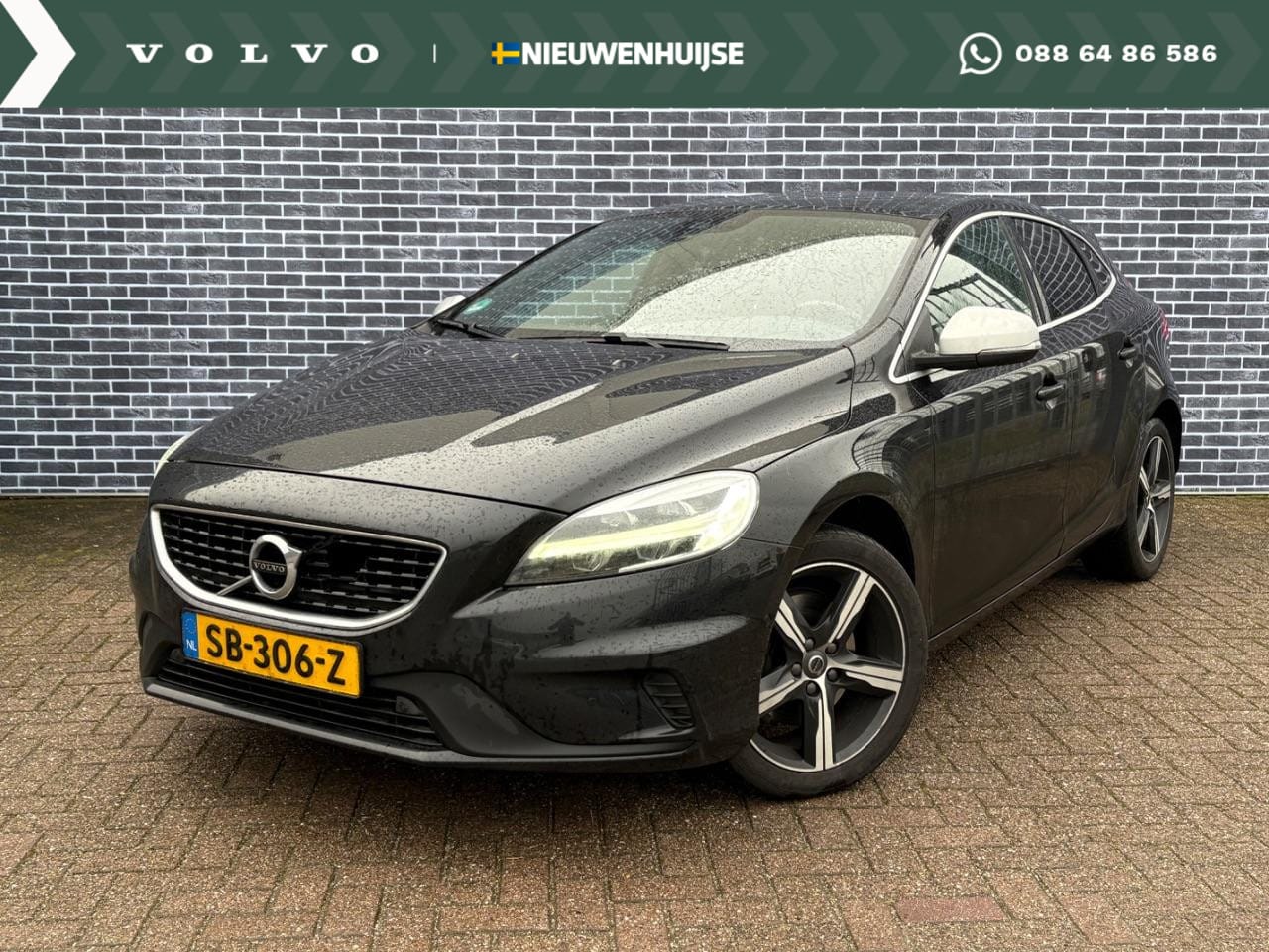 Volvo V40 - 2.0 T4 Business Sport | LED koplampen | Parkeer sensoren vóór en achter | Achteruit rij ca - AutoWereld.nl