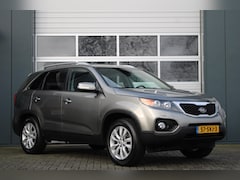 Kia Sorento - 2.4 X-clusive Clima/Cruise/Nav/Xenon/Bluetooth/Camera/Stoelverwarming/Leder/18"LM/RadioAUX