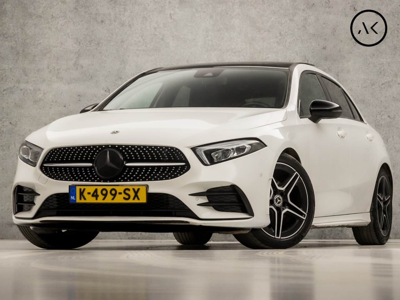 Mercedes-Benz A-klasse - 180 AMG Sport Automaat (SCHUIFDAK, APPLE CARPLAY, GROOT NAVI, CAMERA, LEDER/ALCANTARA, WID - AutoWereld.nl