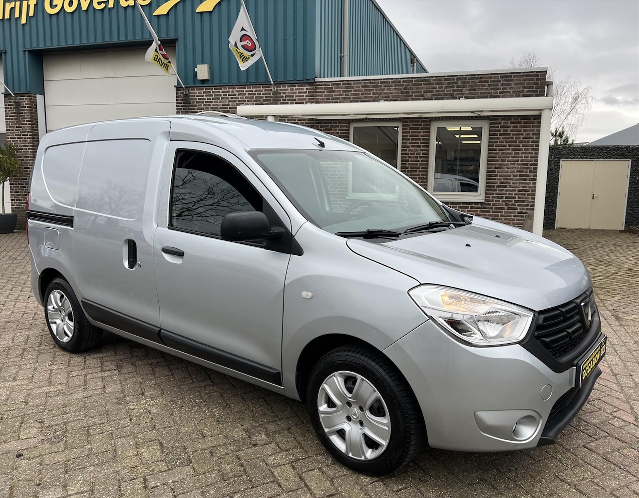 Dacia Dokker - Van 1.5 dCi 90pk Stop &amp; Start Solid, Trekhaak, Airco - AutoWereld.nl