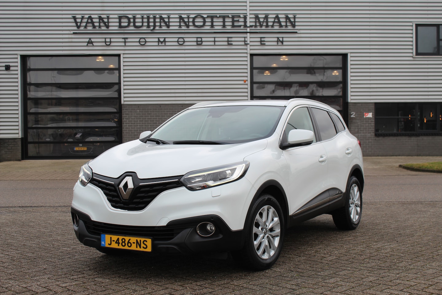 Renault Kadjar - 1.2 TCe Intens / Carplay / Keyless / Stoelverwarming - AutoWereld.nl