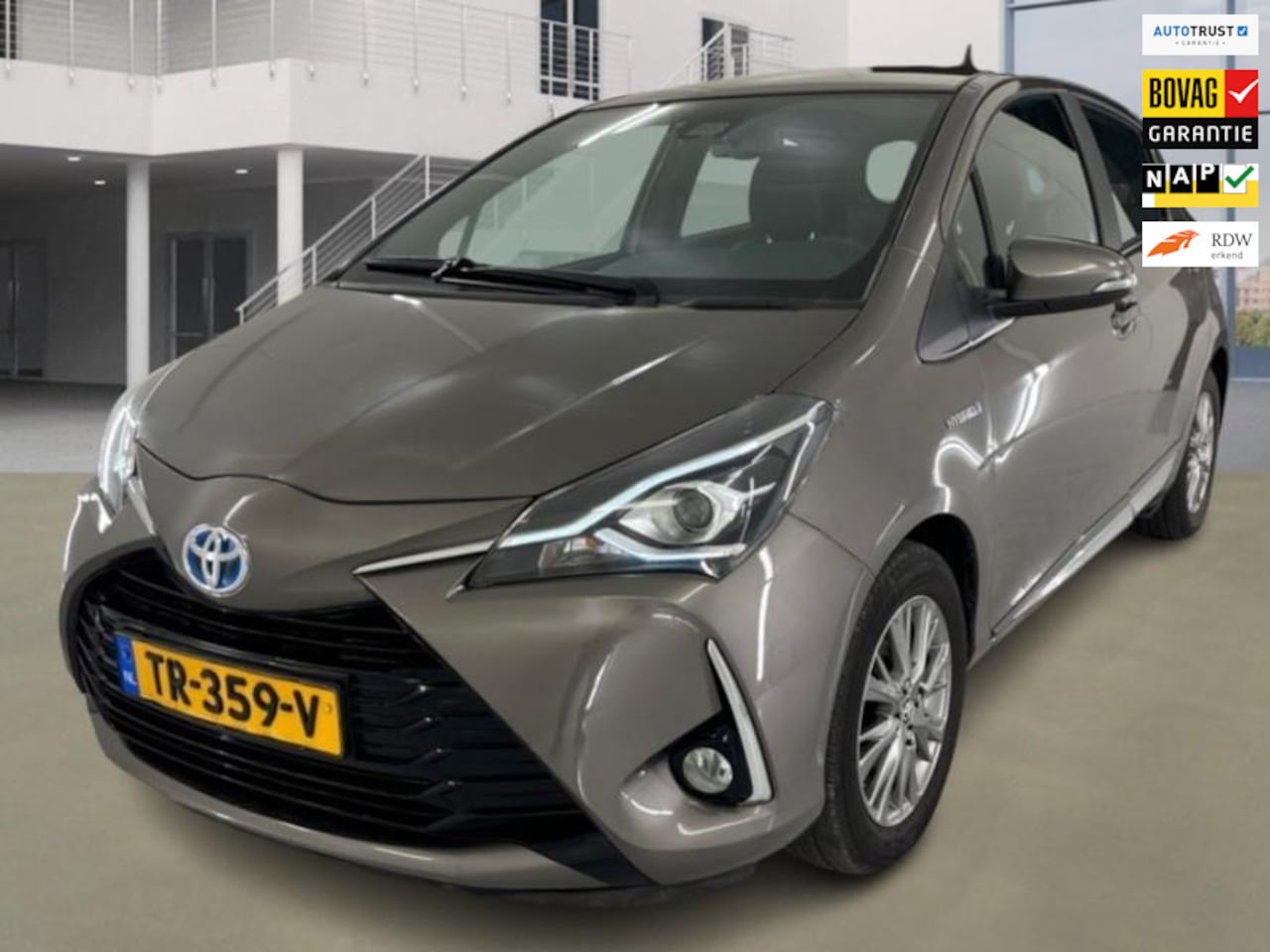 Toyota Yaris - 1.5 Hybrid Executive 1e Eigenaar 12.900 km +NAP - AutoWereld.nl