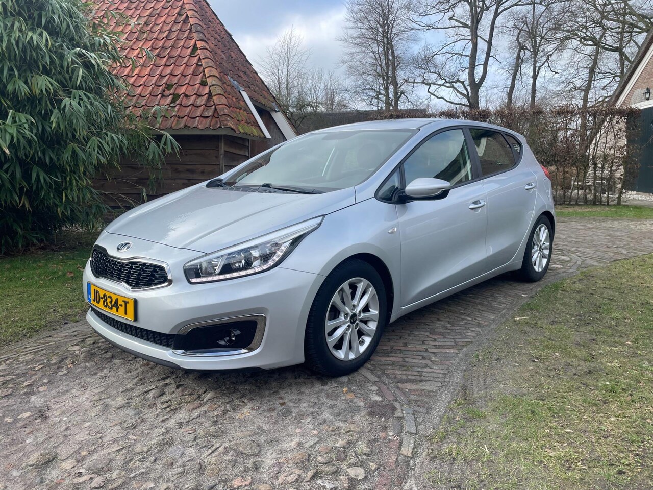 Kia Cee'd - 1.0 T-GDi First Edition-Navi-Camera-Trekhaak-PDC-Cruise- - AutoWereld.nl