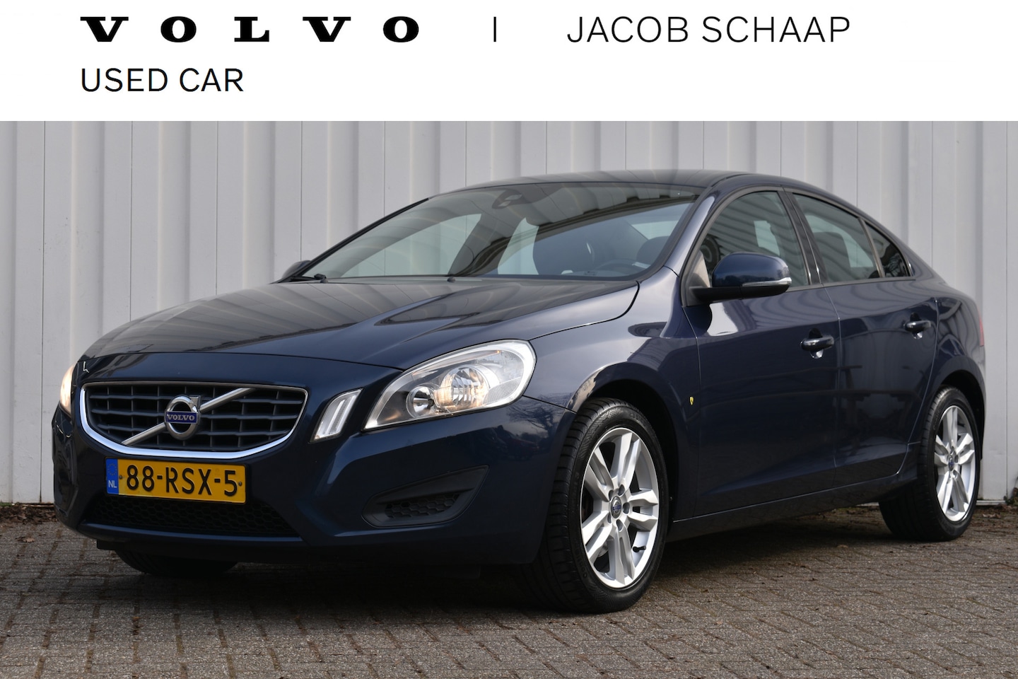 Volvo S60 - 1.6 T4 Kinetic | Trekhaak | Sensoren achter | Cruise control | Automaat | - AutoWereld.nl