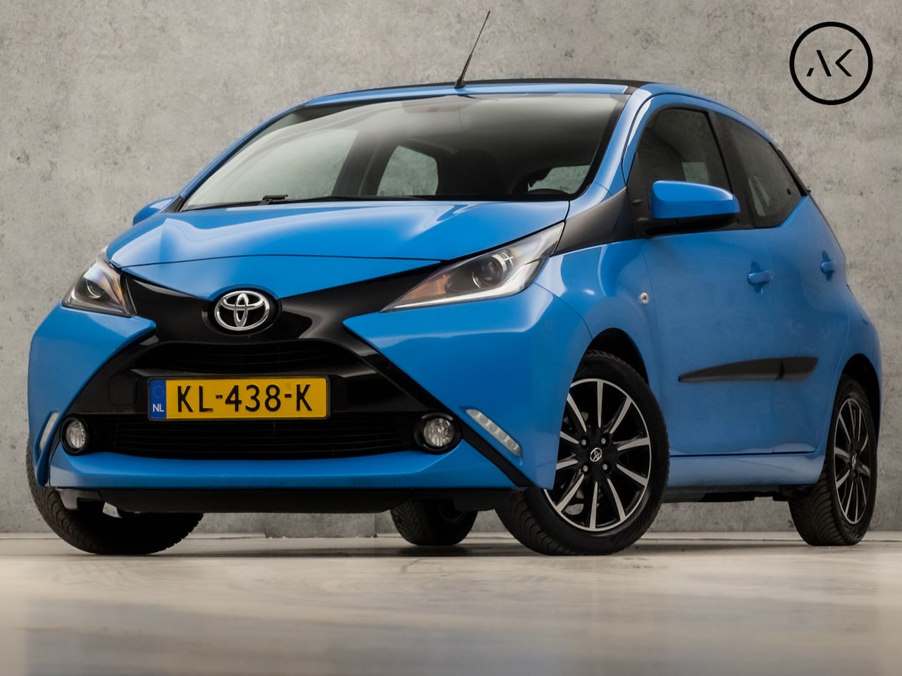 Toyota Aygo - 1.0 VVT-i Sport (ELEK VOUWDAK, CAMERA, SCHERM, BLUETOOTH, LM VELGEN, CRUISE, SPORTSTOELEN, - AutoWereld.nl