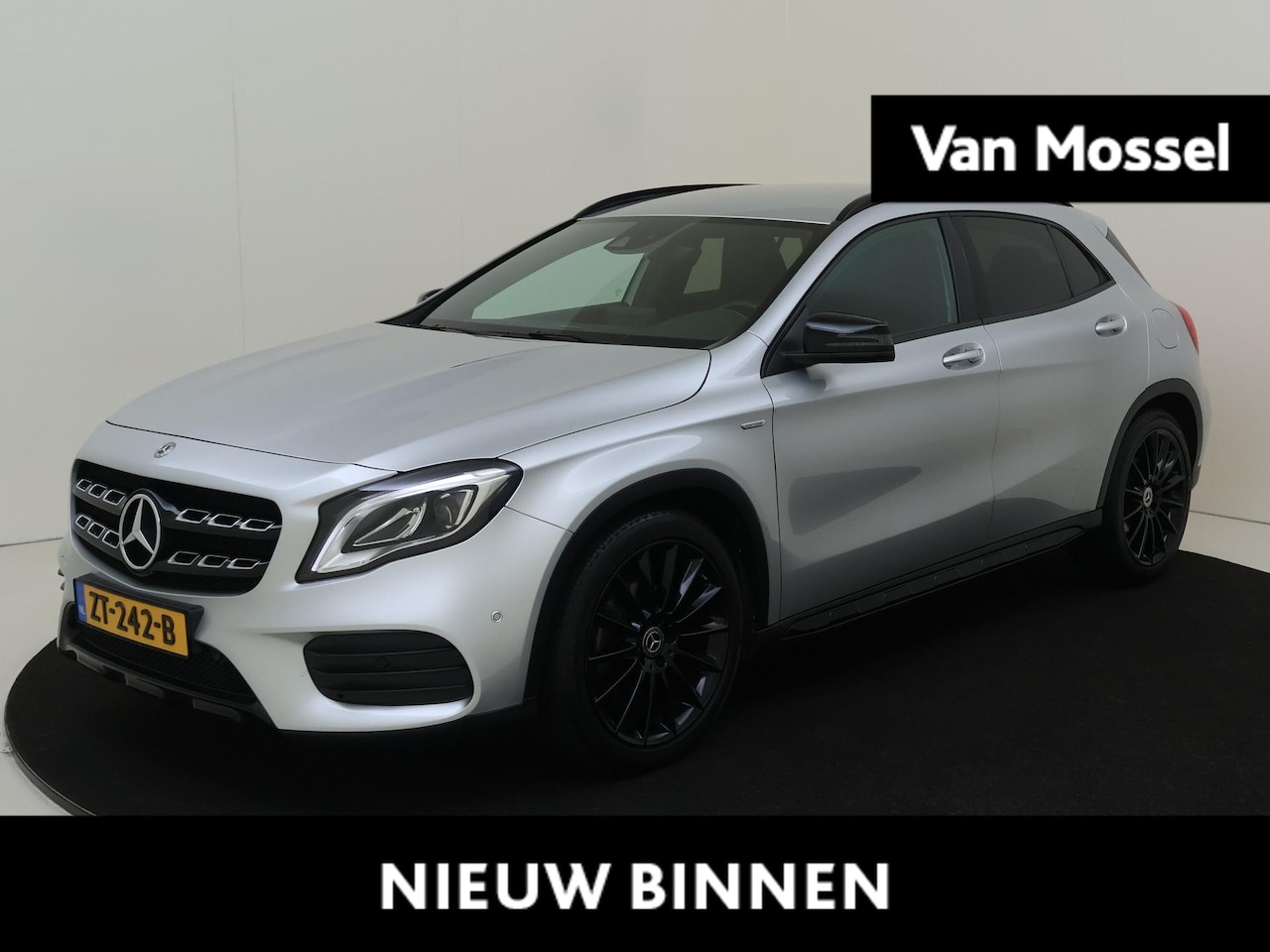 Mercedes-Benz GLA-Klasse - 180 Sport 122 PK Edition Premium Plus AMG Pakket | Navigatie | Camera | Automaat - AutoWereld.nl