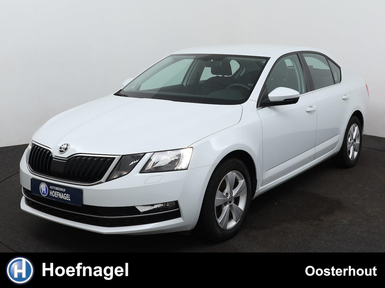 Skoda Octavia - 1.5 TSI Greentech Sport Business Automaat | Stoelverwarming | Parkeersensoren | Apple CarP - AutoWereld.nl