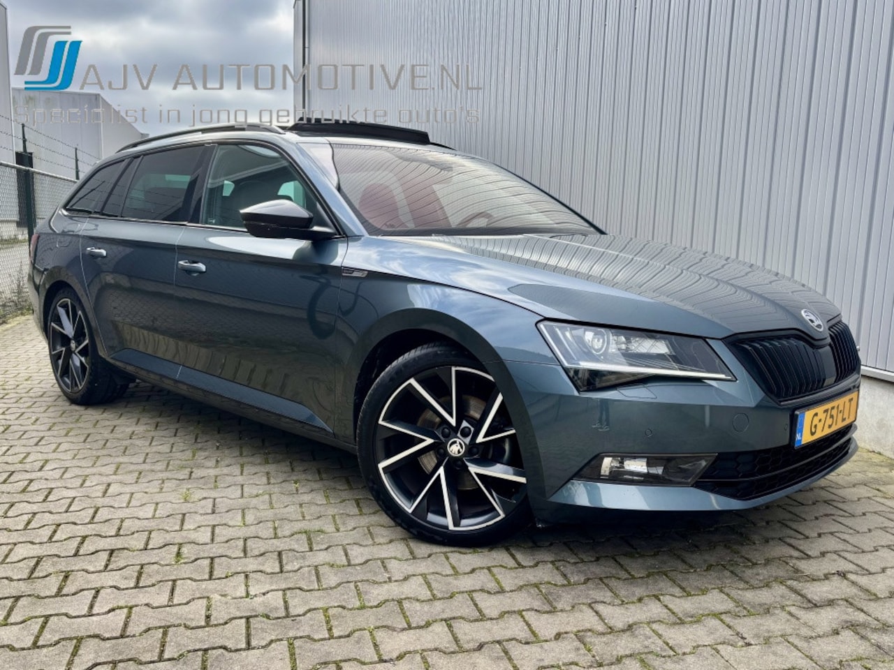 Skoda Superb Combi - 1.5 TSI DSG AUT. SPORTLINE BUS. PANODAK / TREKHAAK - AutoWereld.nl