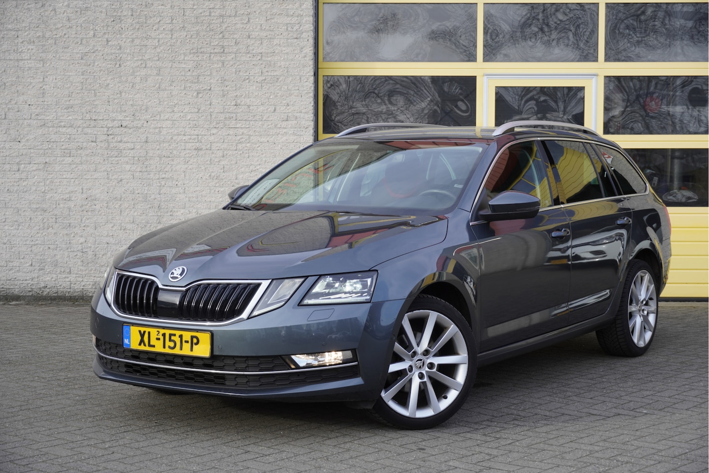 Skoda Octavia Combi - 1.0 TSI Automaat! Style Business BJ2019 Lmv 18" | Led | Pdc | Navi | Keyless entry | Achte - AutoWereld.nl