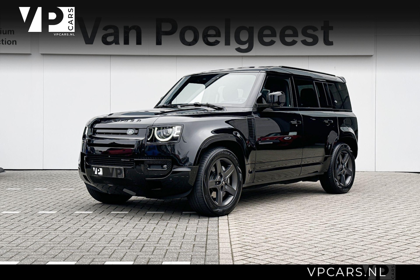 Land Rover Defender 110 - 2.0 P400e 110 XS Edition Panoramadak | Leder - AutoWereld.nl