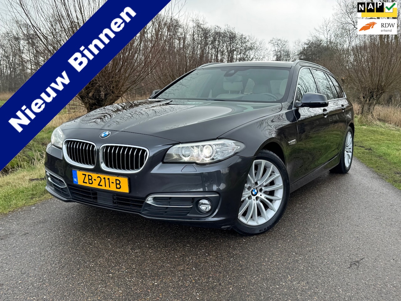 BMW 5-serie Touring - 520i M Sport Edition High Executive / Automaat / Panorama dak / Perfect onderhouden / Stoe - AutoWereld.nl