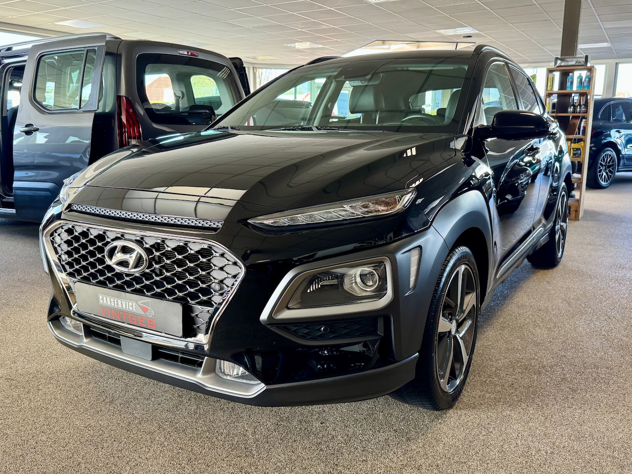 Hyundai Kona - 1.6 T-GDI Premium 177pk 4wd Head-up, L/m velgen, Leder, Automaat, Clima, - AutoWereld.nl