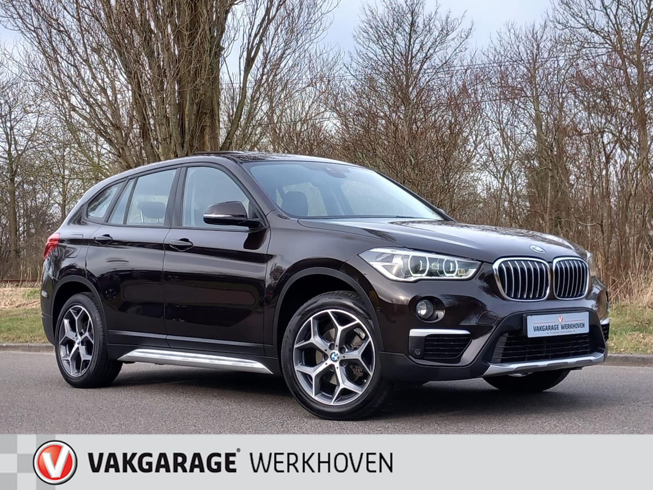 BMW X1 - SDrive18i Sport | Panoramadak | Navi | Trekhaak - AutoWereld.nl