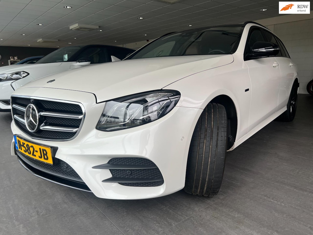 Mercedes-Benz E-klasse Estate - 300 de Business Solution AMG 300 de Business Solution AMG - AutoWereld.nl