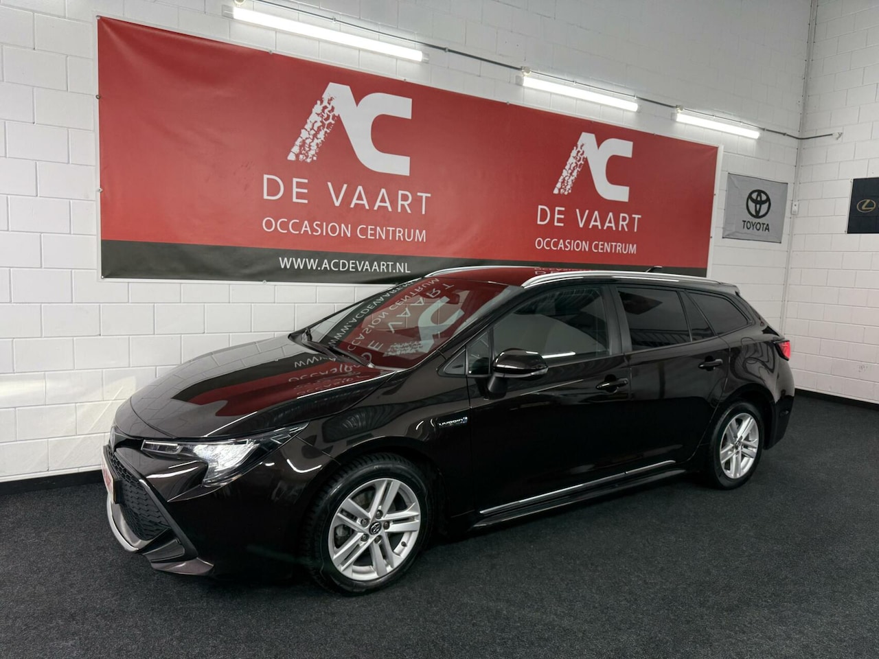 Toyota Corolla Touring Sports - 1.8 Hybrid - NAVI/CAMERA/NAP - AutoWereld.nl