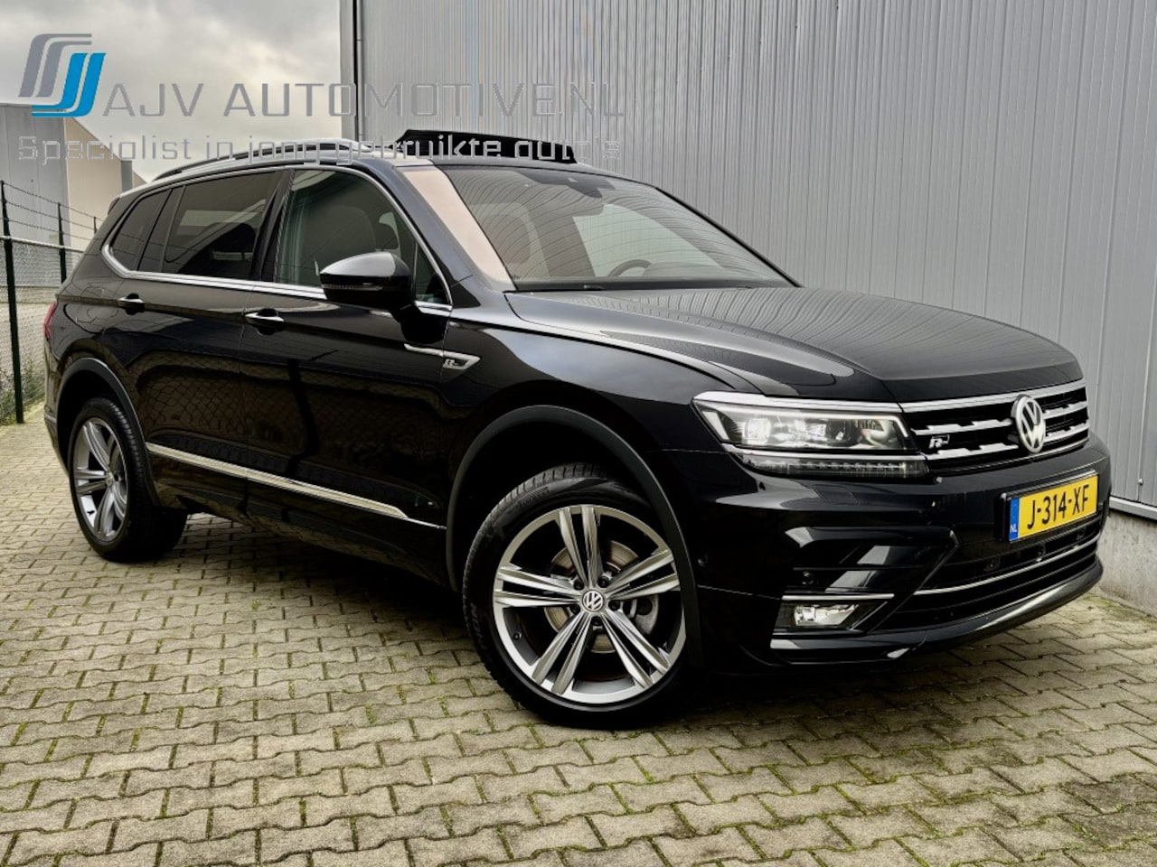 Volkswagen Tiguan Allspace - 1.5 TSI AUT R-LINE 7PERS. PANODAK TREKHAAK - AutoWereld.nl