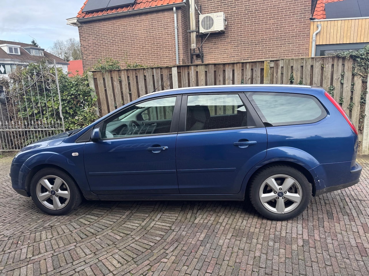 Ford Focus Wagon - 1.8-16V Ambiente FlexiFuel 1.8-16V Ambiente Flexifuel - AutoWereld.nl