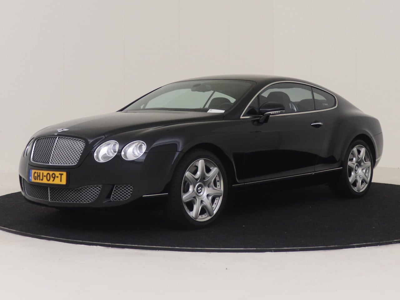 Bentley Continental GT - 6.0 W12 YOUNGTIMER LEDEREN BEKLEDING / DASHBOARD / HEMEL 20 INCH VELGEN LUCHTVERING MASSAG - AutoWereld.nl