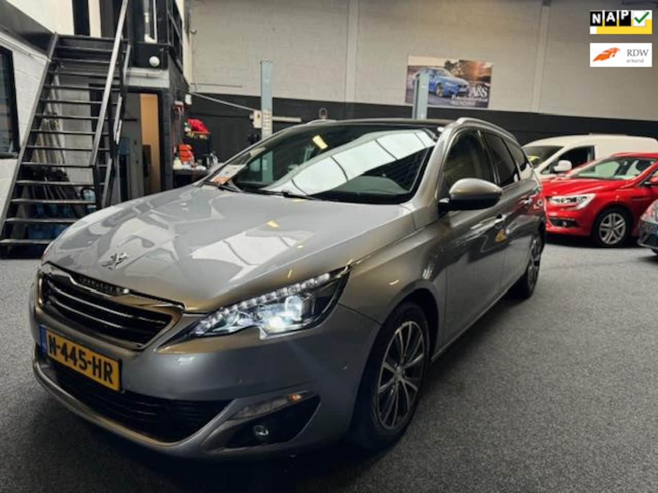 Peugeot 308 - 1.6 BlueHDi Blue Lease Premium/Pano - AutoWereld.nl