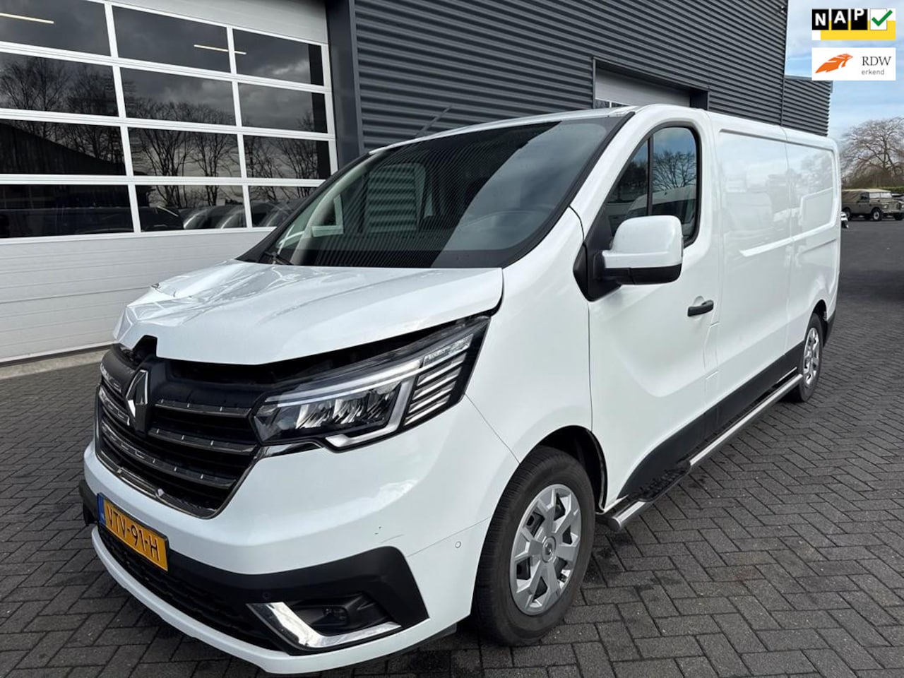 Renault Trafic - 2.0 dCi 150 T30 L2H1 Comfort - AutoWereld.nl