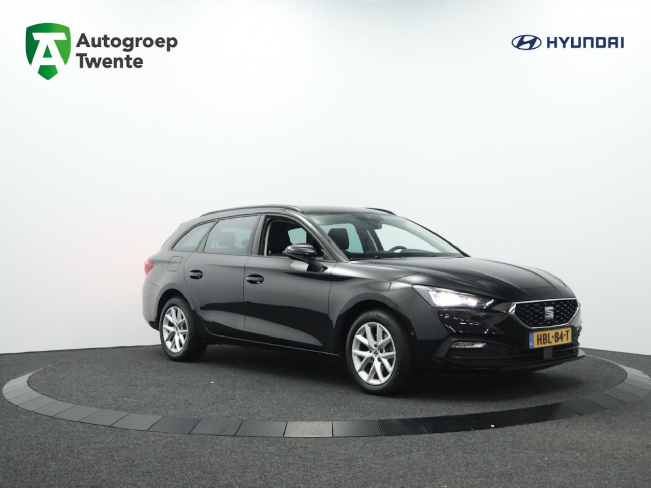 Seat Leon Sportstourer - 1.0 eTSI Style Business Intense DSG 110PK | - AutoWereld.nl